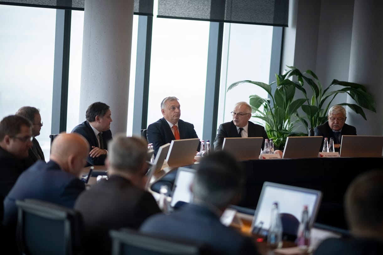 Orbán is részt vett a Mol igazgatótanácsának ülésén a drasztikus adóemelés után