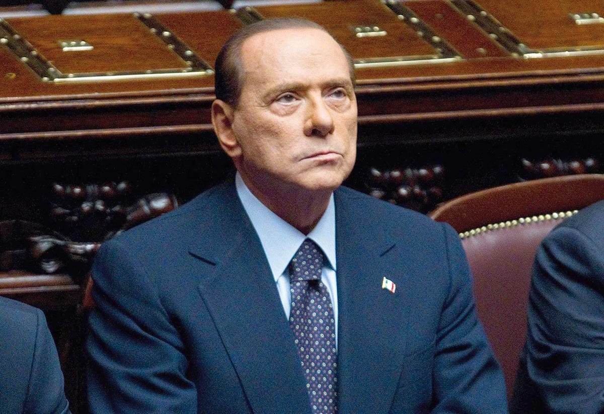 Most már nem mentheti ki magát Berlusconi