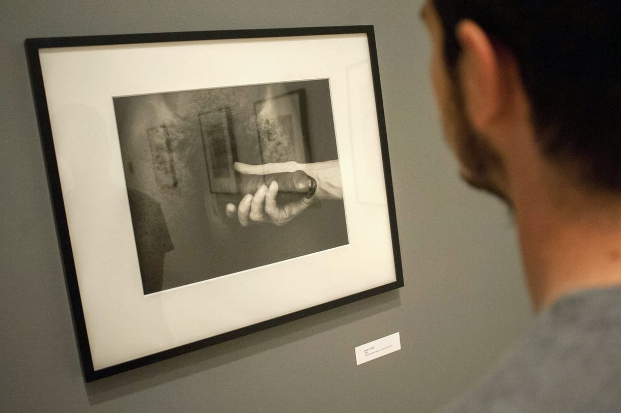 (18+) Fotók: Mapplethorpe obszcén képei is a Lumú falára kerültek 