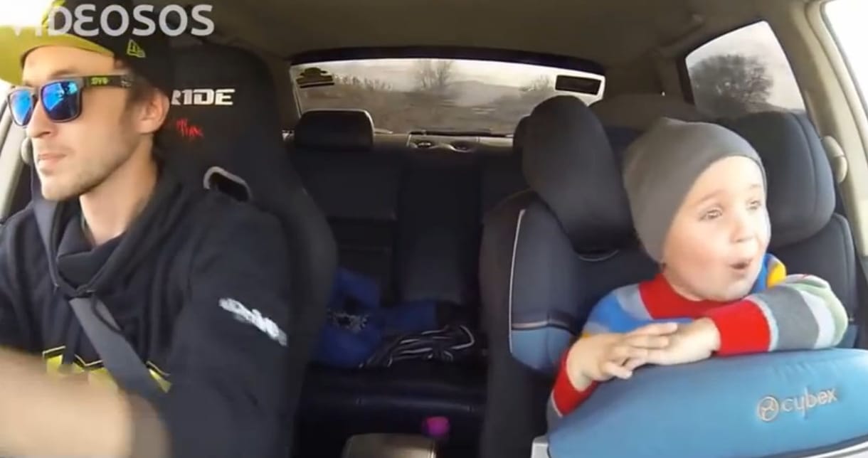 Így kell megfertőzni egy kisgyereket az autósporttal – videó