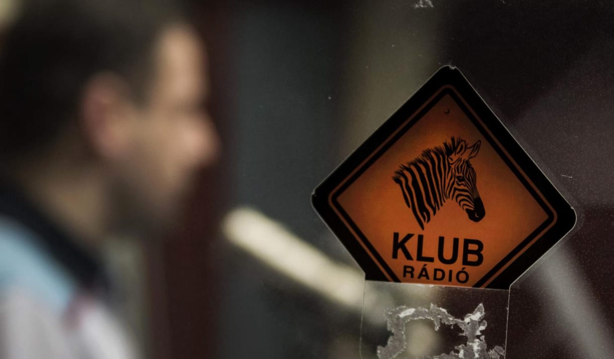 Le kell kapcsolni a Klubrádiót