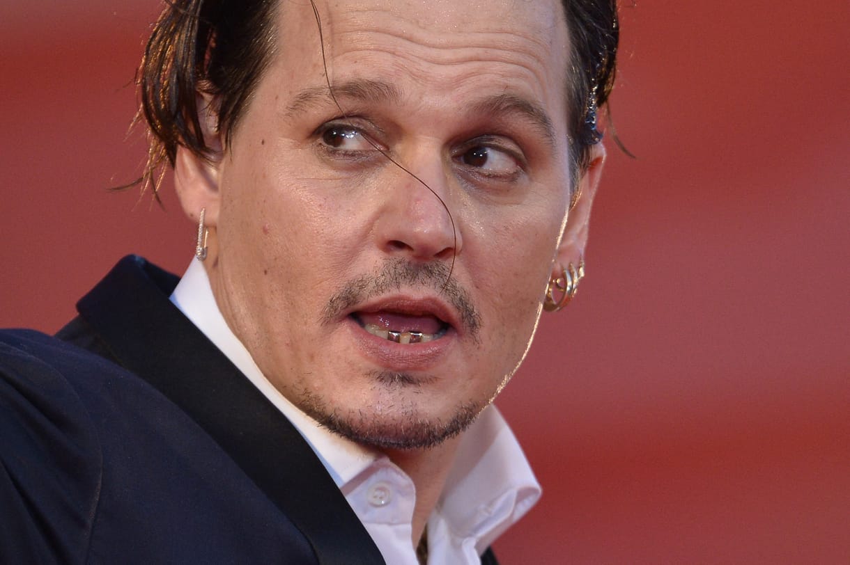 Johnny Depp végre meggyógyíttatta „rohadó” fogsorát
