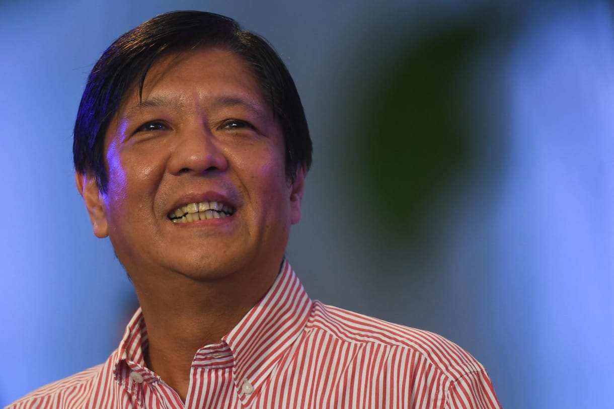 Az apja diktatúráját megszépítő Ferdinand Marcos tarolt a Fülöp-szigeteken