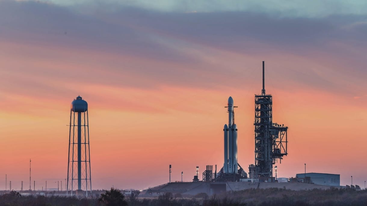 Elhalasztották a SpaceX műholdrajának fellövését