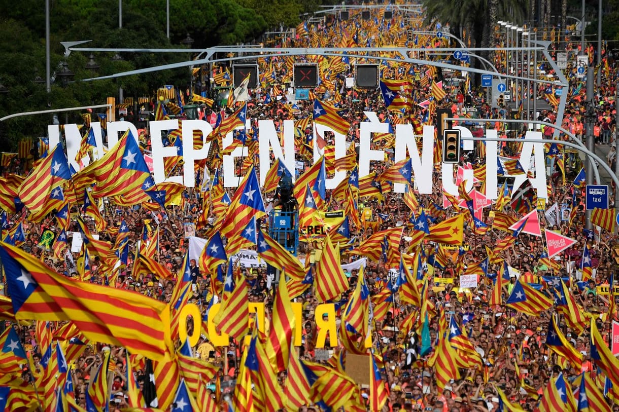 A katalán szeparatisták nyerhetnek a spanyol belviszályon