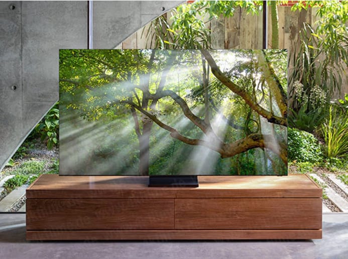 Látja, nem látja? Szinte keret nélküli televíziót mutat be a Samsung