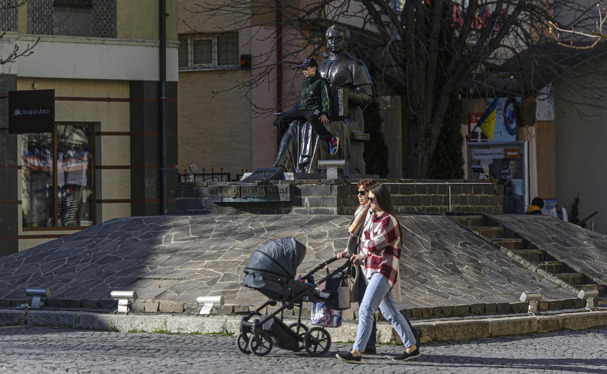 Egy munkácsi iskola tanárai szerint a városvezetés felszámolná a magyar nyelvű oktatást a helyi középiskolában