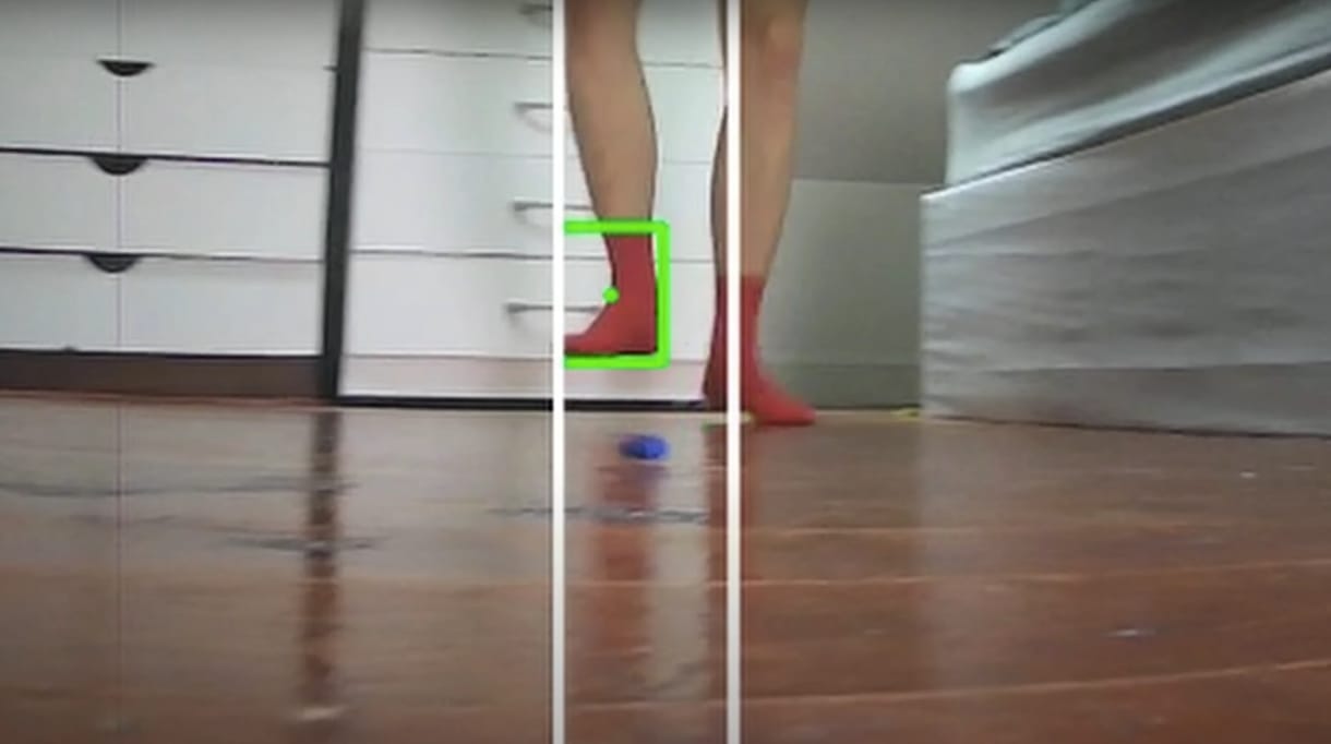 Megépítette a világ legrosszabb fegyverét a videós: Lego-kockákat lő az ember talpa alá