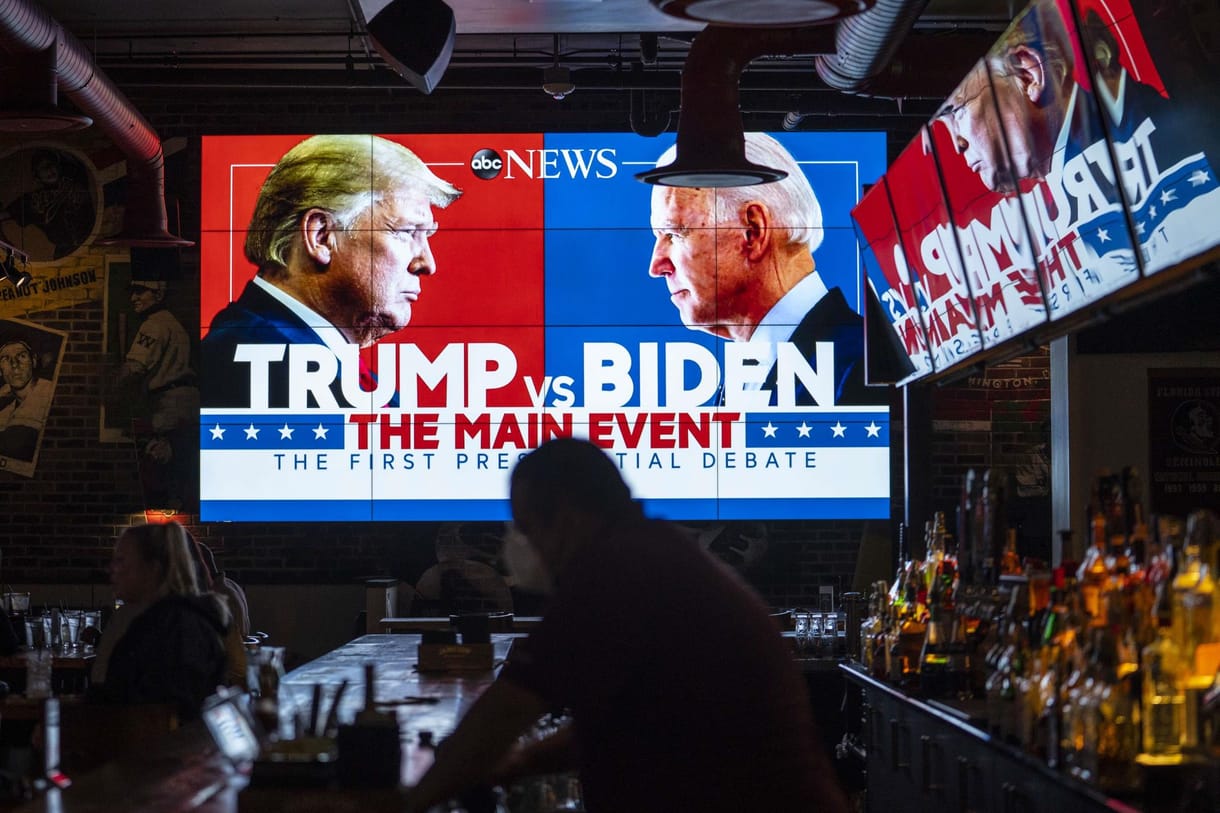 Példátlan személyeskedésbe és káoszba fulladt Trump és Biden első tévévitája