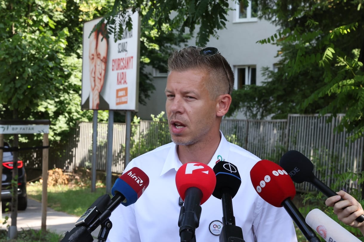 Magyar Péter elkezdte listázni az ATV munkatársait, miután kirohant a tévéstúdióból