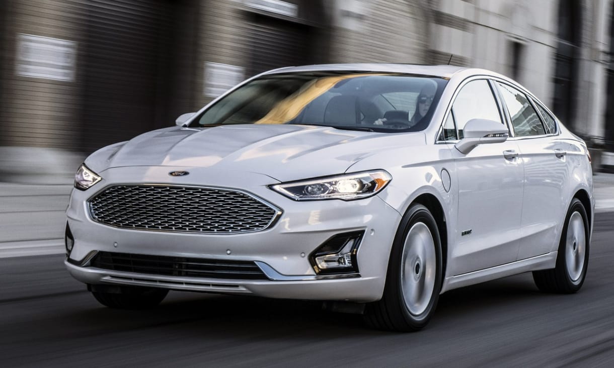 A divatterepjárók írhatják alá a Ford Mondeo halálos ítéletét