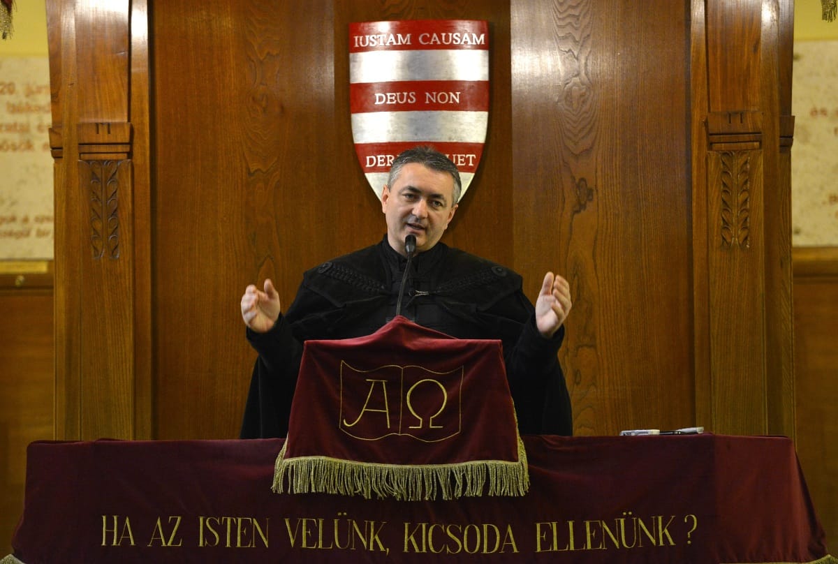 Kijev tiltakozó jegyzéket küldött Szijjártónak ifj. Hegedűs Loránt pénteki tüntetése miatt