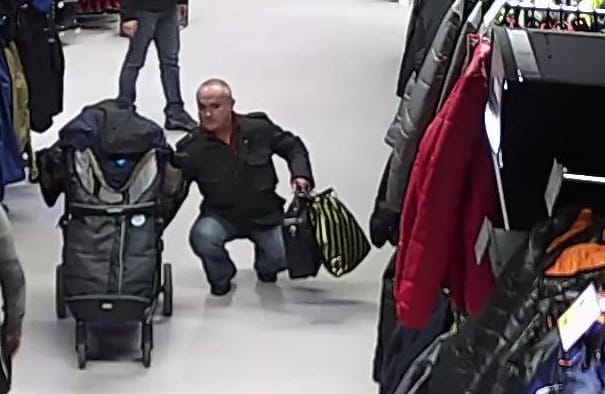 Megvan, ki lopott babakocsiból a Nyugati téri Decathlonban