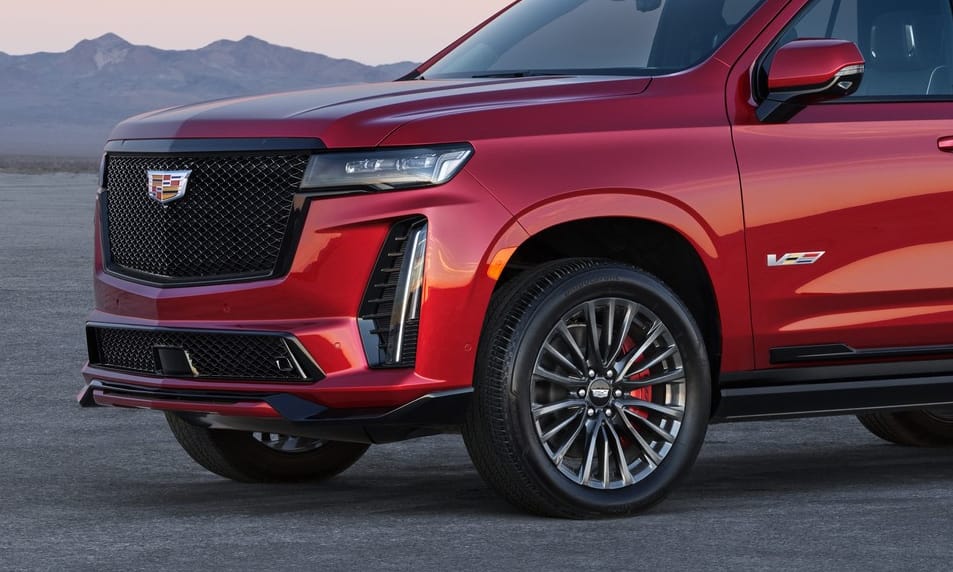 Gigantikus benzinpusztító újdonságot leplezett le a Cadillac