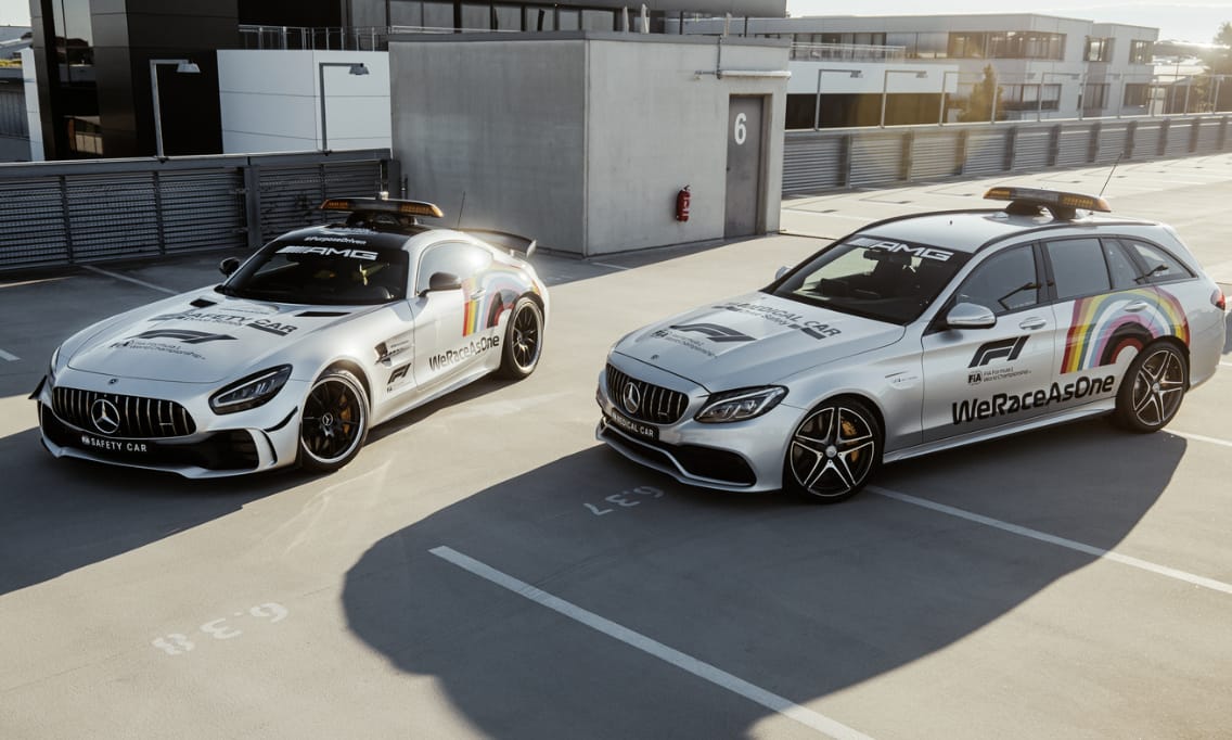 Megérkeztek a szivárványos Mercedes-AMG biztonsági autók a Hungaroringre
