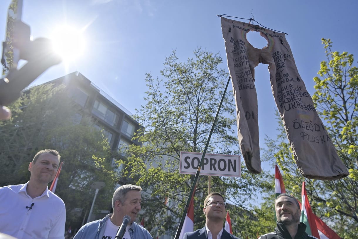 Ilyen volt Bayer Zsolt tüntetése a HVG fotósának szemével