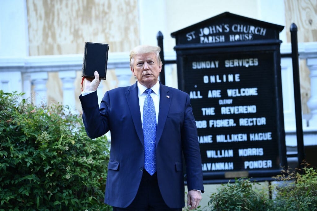 Laborczi Dóra: Katolikusok és evangélikusok kontra Trump
