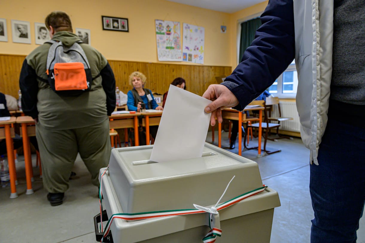 Az ellenzék jelöltje vezet Dunaújvárosban