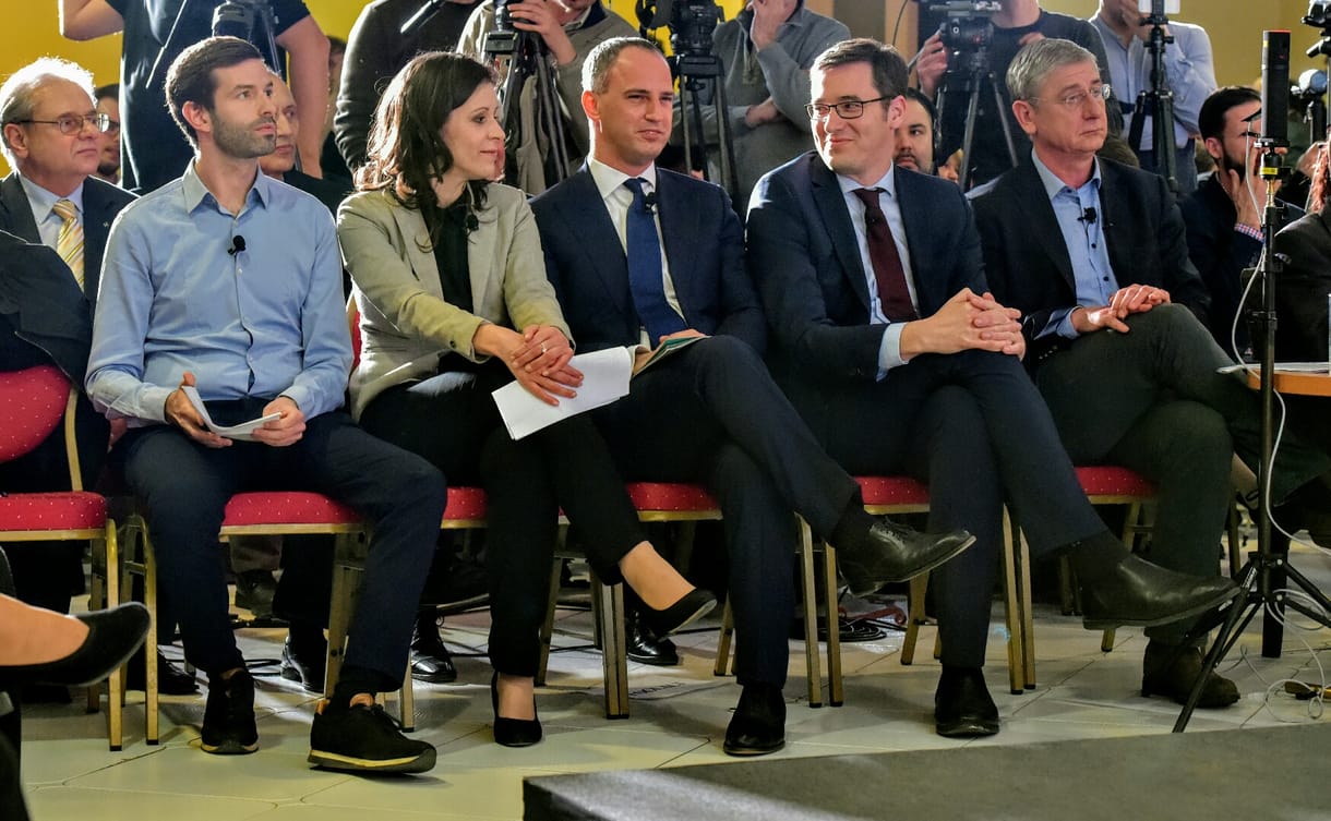 Kölcsönösen visszalépett egymás javára a DK és az LMP