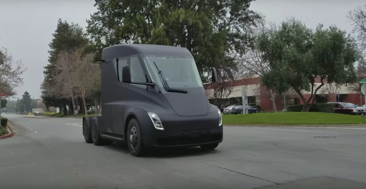Sokkal hatékonyabb lehet a Tesla elektromos kamionja, mint eddig gondolták