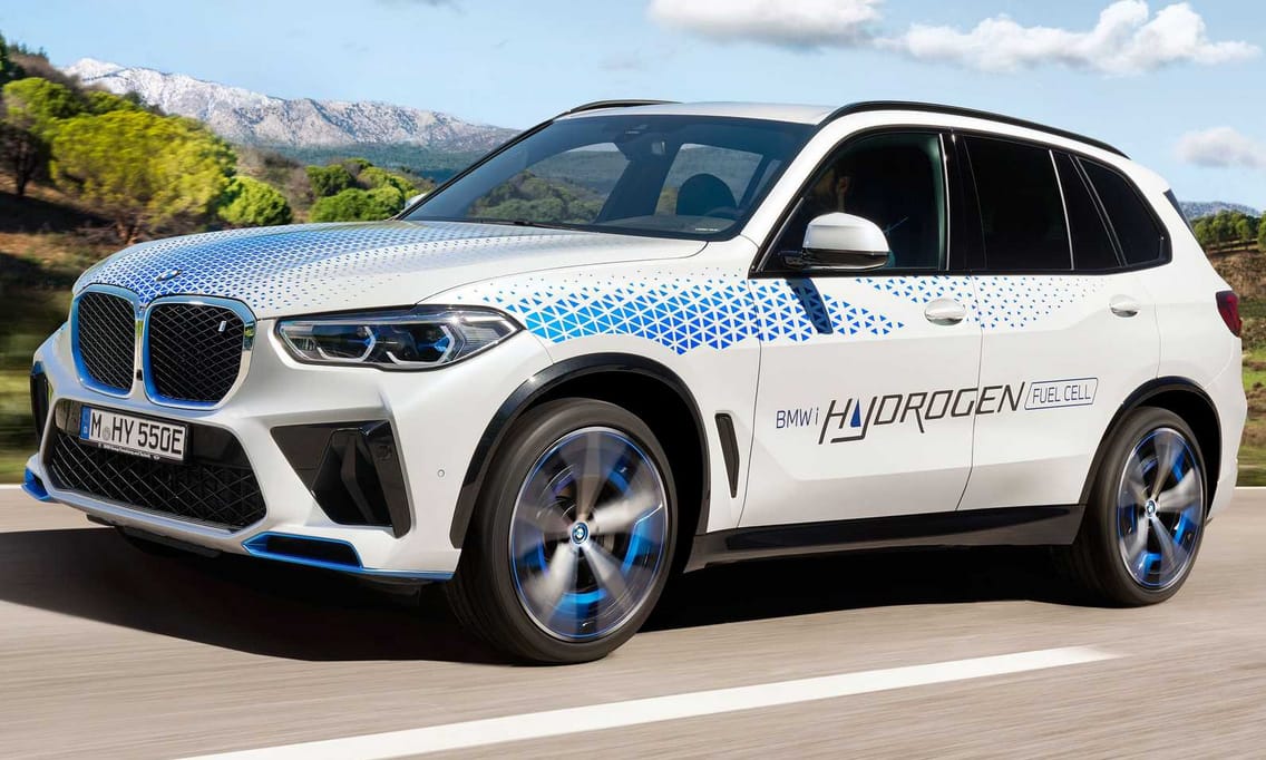 Elkészült a BMW percek alatt feltölthető villanymotoros X5-öse