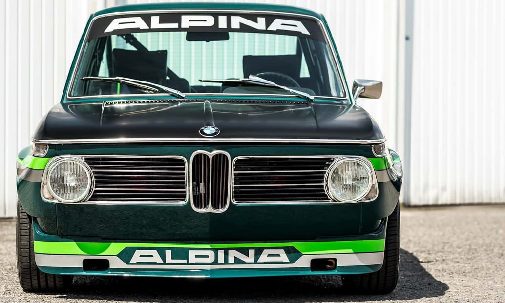 Szentségtörés vagy sem, de íme egy 200 lóerős új BMW 2002 tii