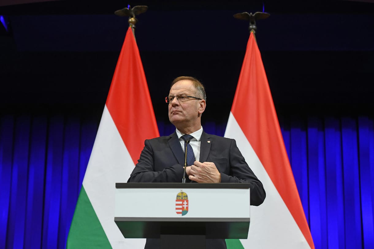 Új feladatokat kapott a kormánytól Navracsics és Lázár