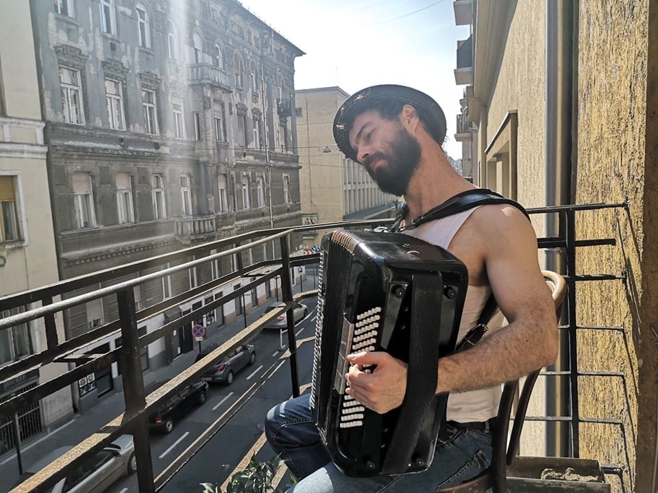 Budapesten is lesz karantén-erkélykoncert