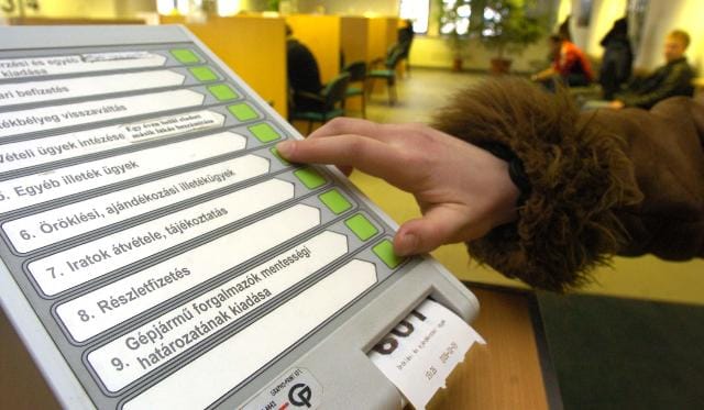 Szigorodik az illetékfizetés a cégeknek jövőre