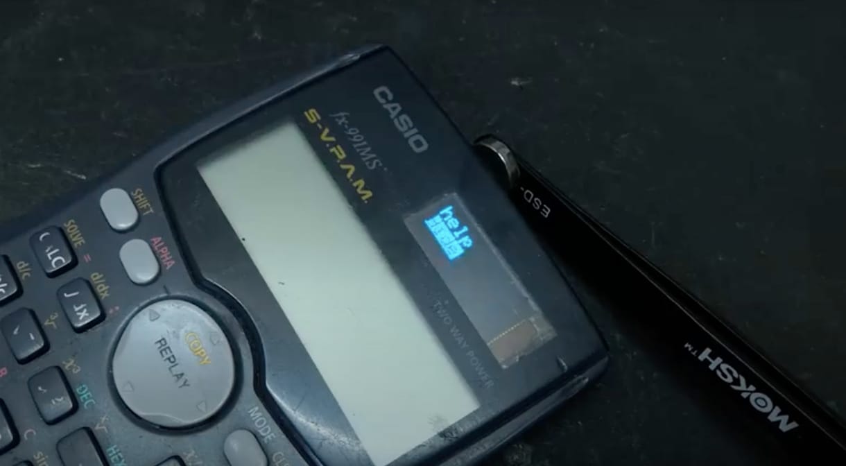 Ez történt: bejárta a netet a vizsgán puskázásra átalakított számológép videója