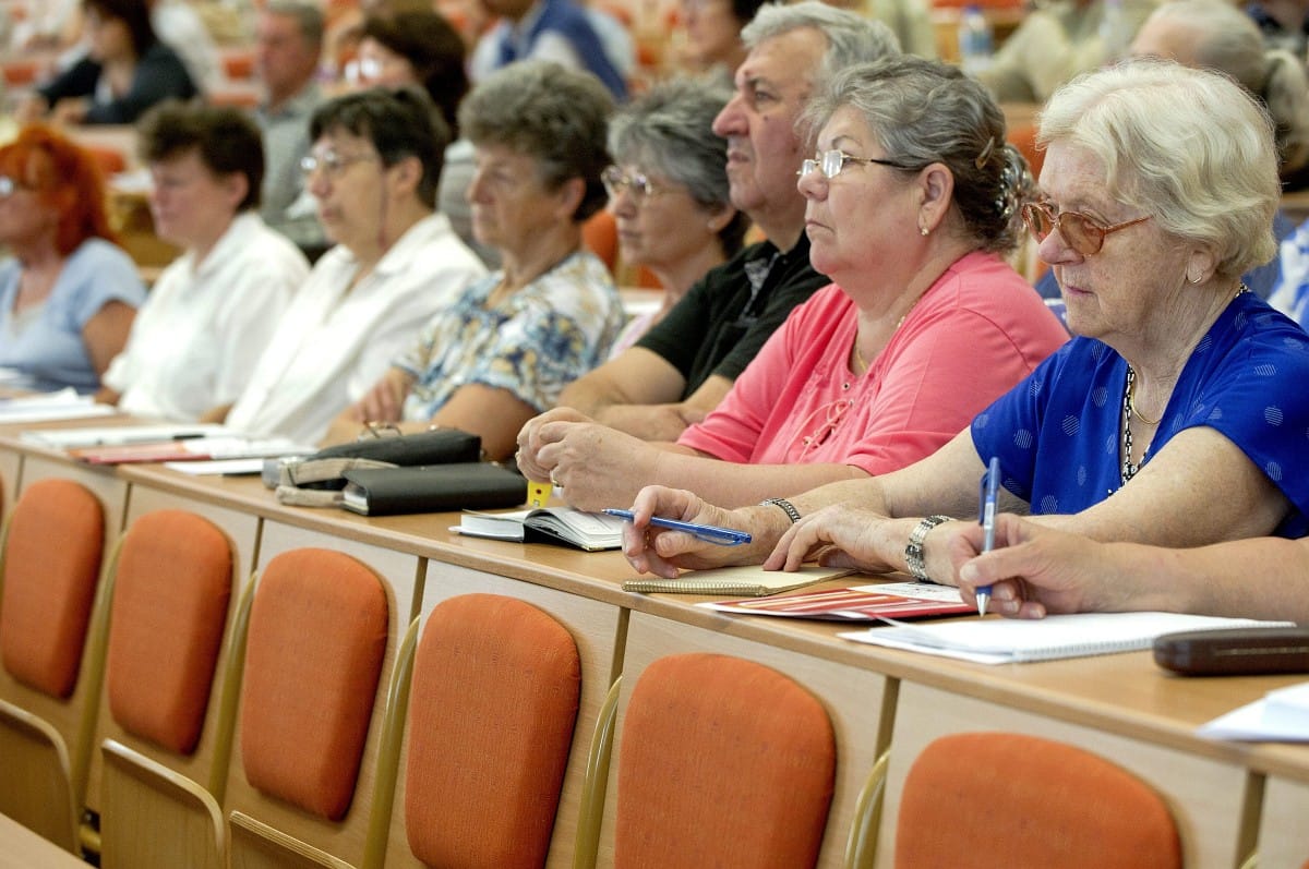 MSZP: a kormány lemond a nyugdíjasokról