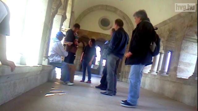 Videó: így csinálják a csalók a Budai Várban