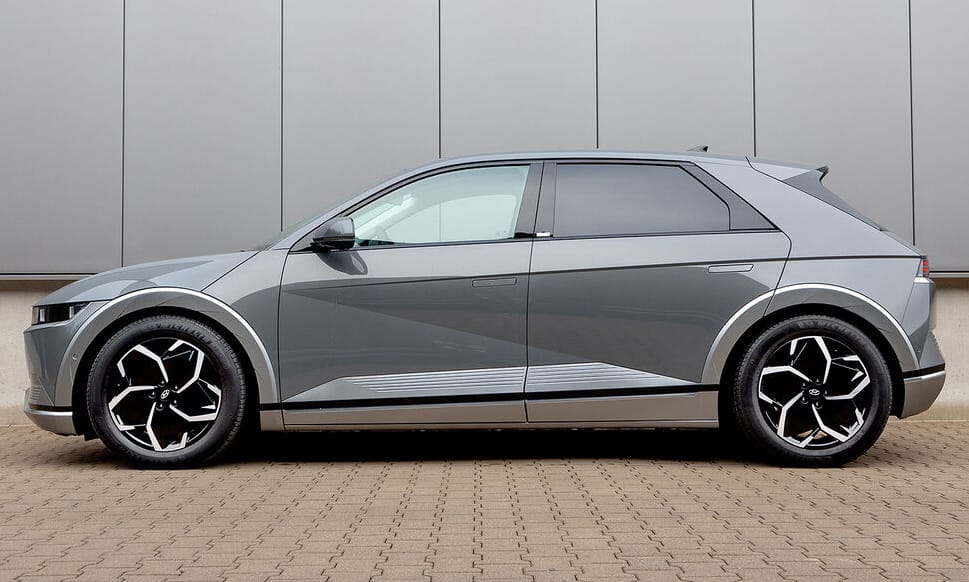 Sportosabb lett a Hyundai egyedi külsejű villanyautója, az Ioniq 5