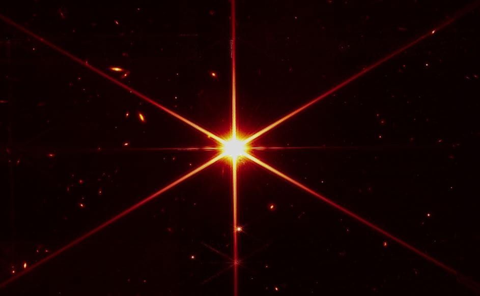 Vörös „UFO”-kat talált a James Webb űrtávcső