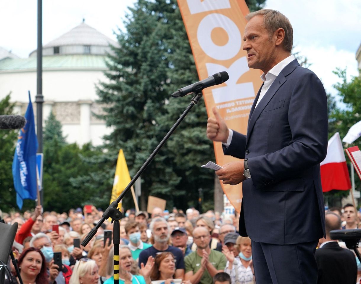 Donald Tusk: Magyarország szégyellje magát!