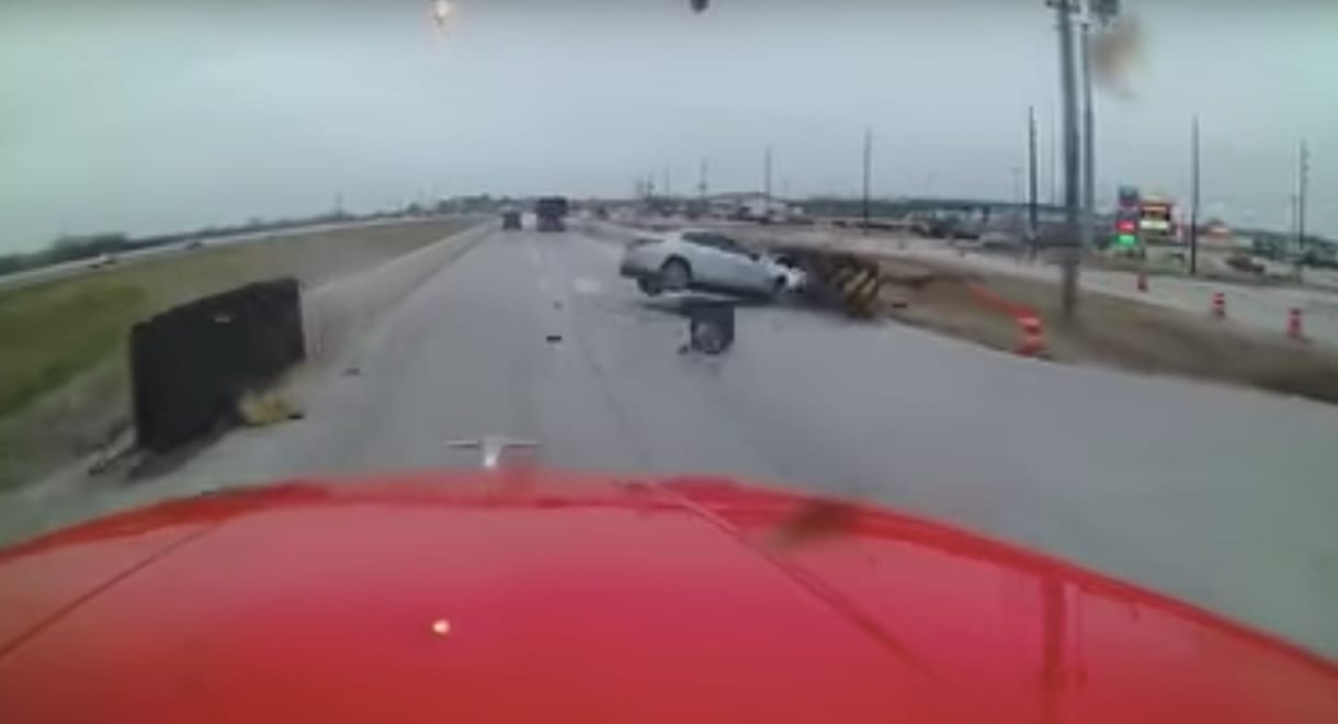 Minden nyugodt volt az autópályán, aztán jött a Mazda balesete – videó