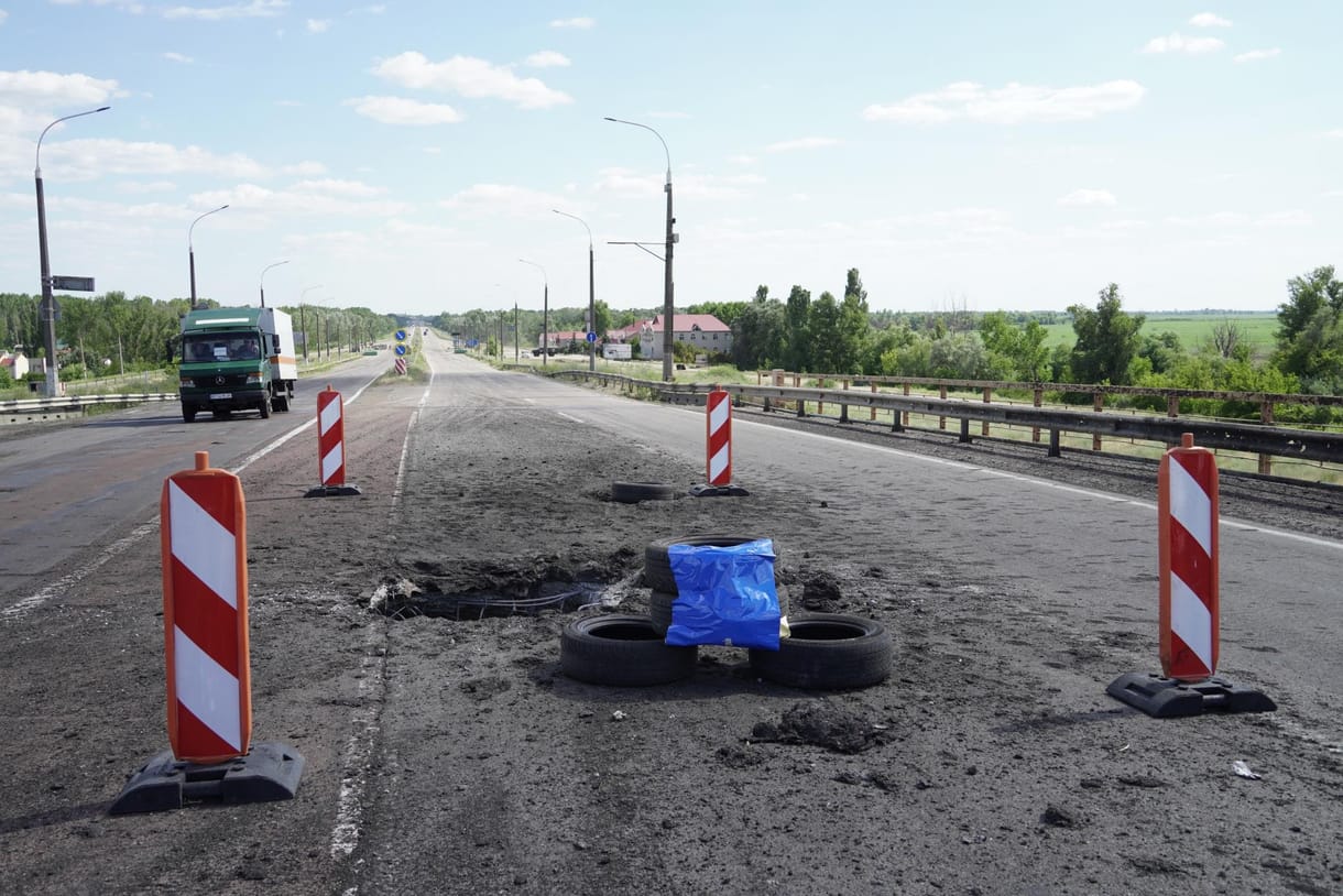 Részben összeomlott Herszon egyetlen közúti hídja