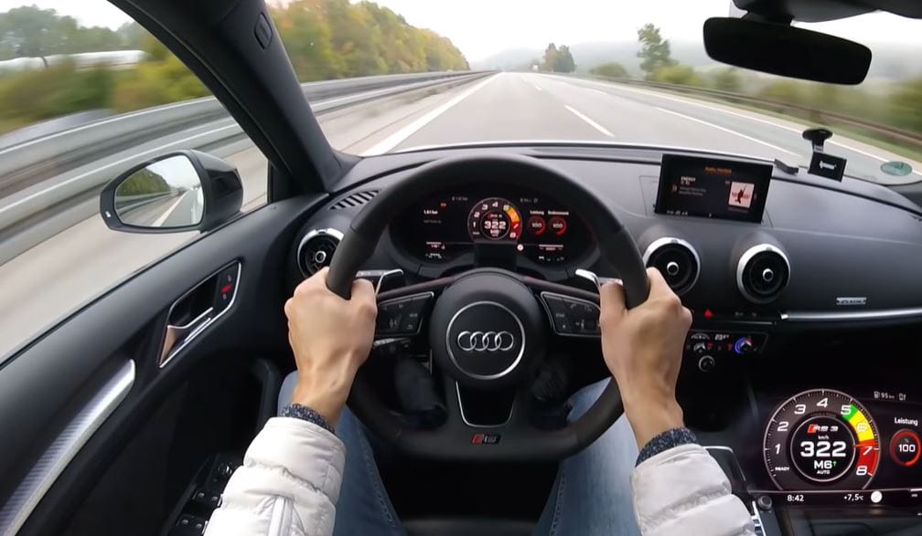 Utolérte a szuperexpresszt is 322 km/h-val ez az Audi RS3-as - videó