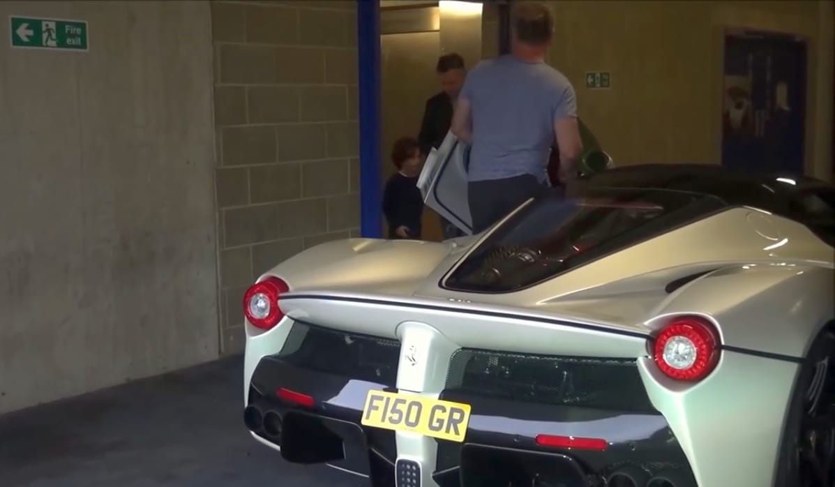 Na, ki szerzett magának az elsők között a LaFerrari Apertából? – videó