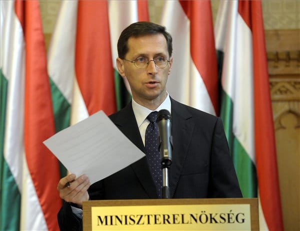 Varga elárulta, mit kérhetünk az IMF-től