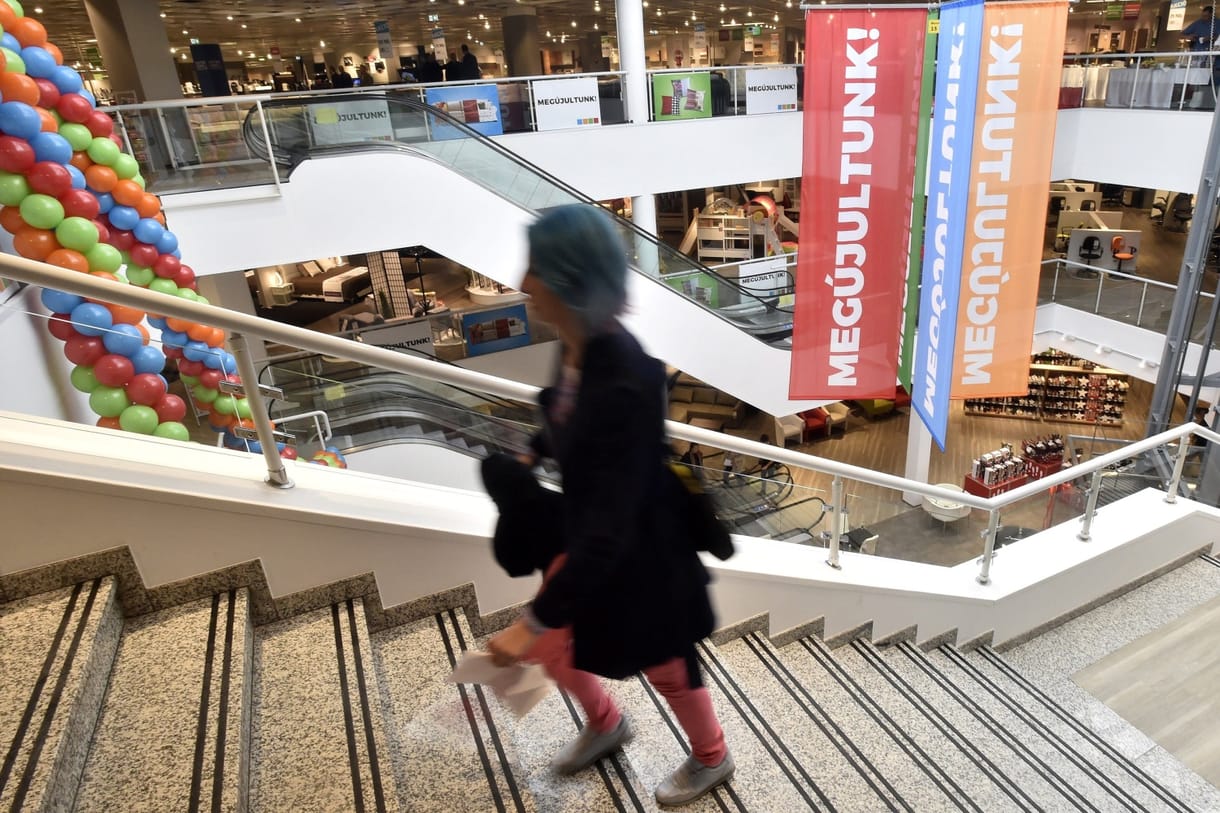Csalt és 3000 milliárd forinttal tartozik az IKEA legnagyobb konkurense