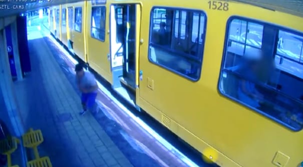 Videó: Így dolgozik egy nyakláncletépő Budapesten