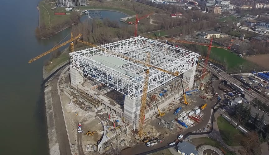 Videó: Légifelvételen mutatják be a vizes vb-re épülő arénát