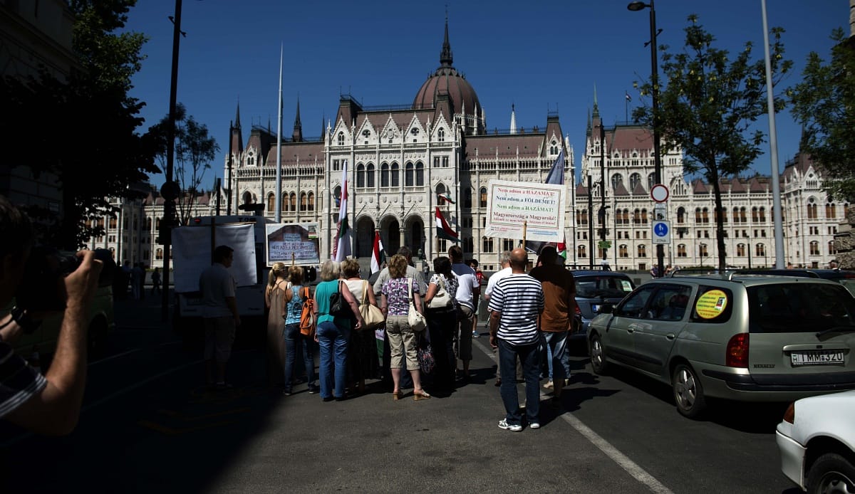Strasbourg előtt a devizahiteles törvény
