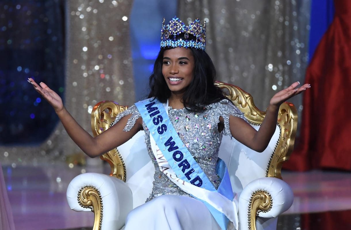 Jamaikai énekesnőt koronáztak meg a Miss World szépségversenyen
