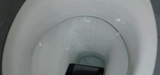 Ezek az igazi lúzerek: tucatnyi iPhone 6 esett már a vécékbe