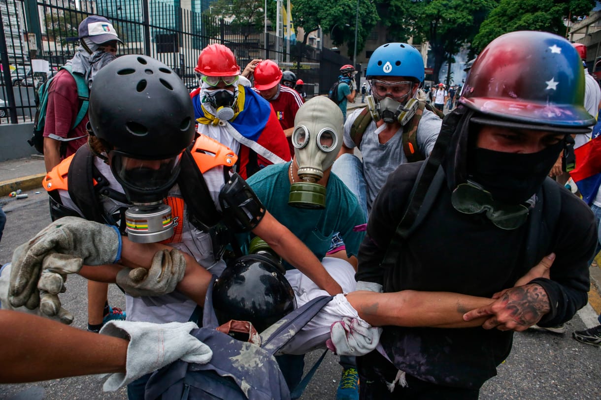 Orvlövészek civilek ellen? Venezuela a polgárháború szélén