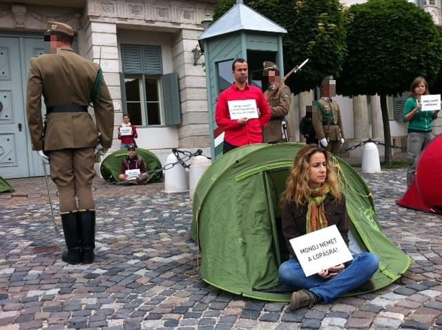 Bajnaiék tüntetni fognak ma a Fidesz-székháznál