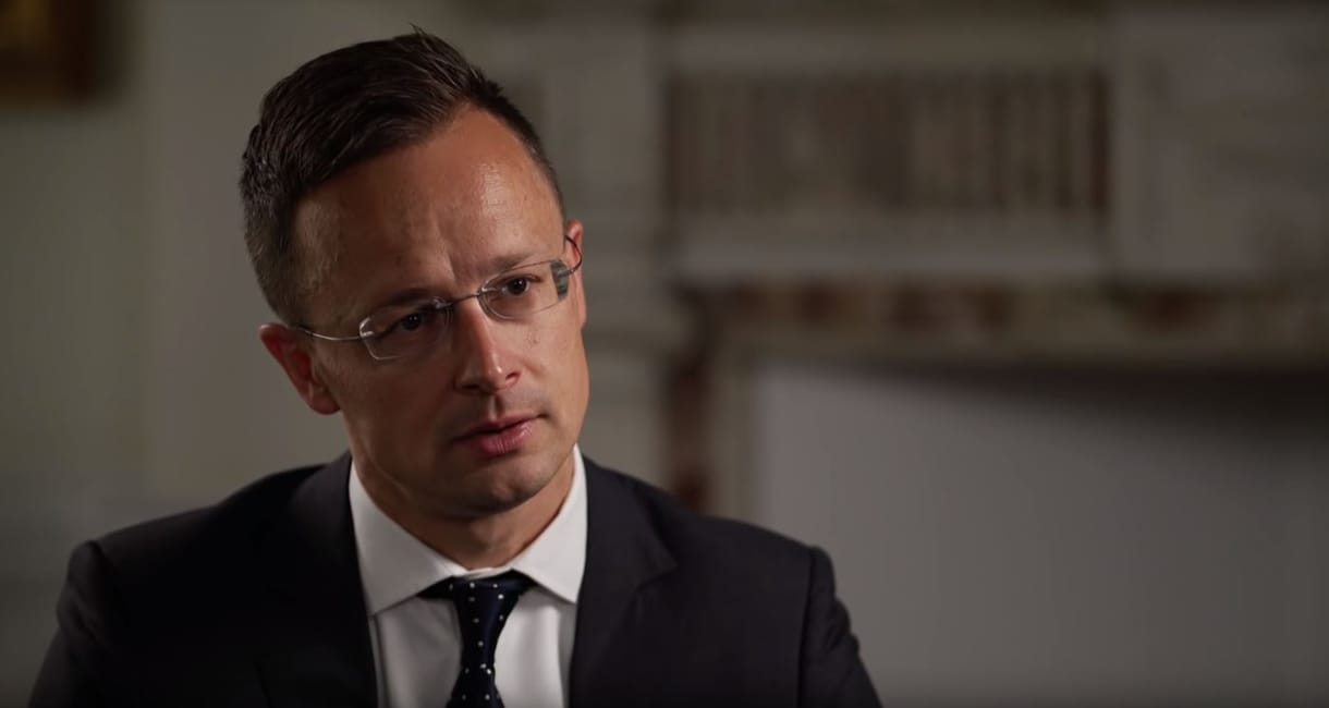 Szijjártó Péter megdicsérte a saját főnökét, Orbán Viktort