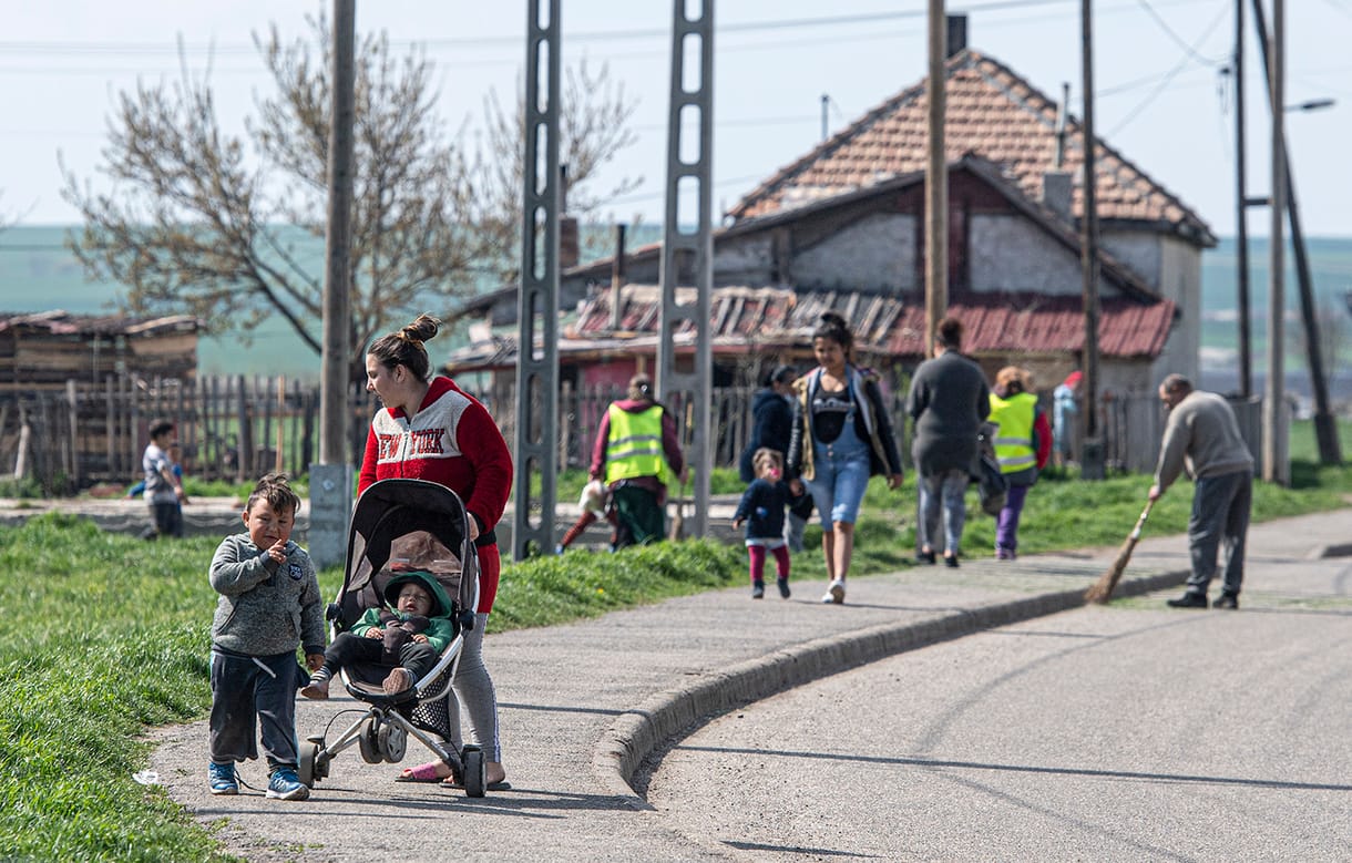 Ahol az állam helyett a civilek járják le a lábukat, hogy be legyenek oltva az emberek